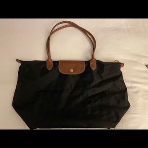 Longchamp le pliage medium In black